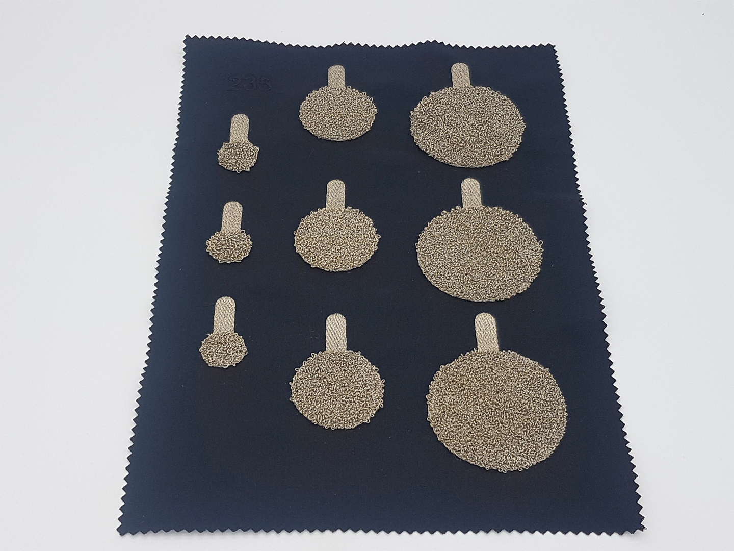 3E Moss-Electrodes Development Kit 235/36, consisting of 9 round moss-embroidered electrodes in three different sizes